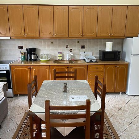 Artur'S Apartment Gjirokastër Dış mekan fotoğraf