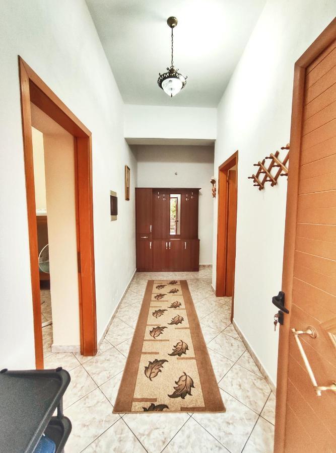 Artur'S Apartment Gjirokastër Dış mekan fotoğraf