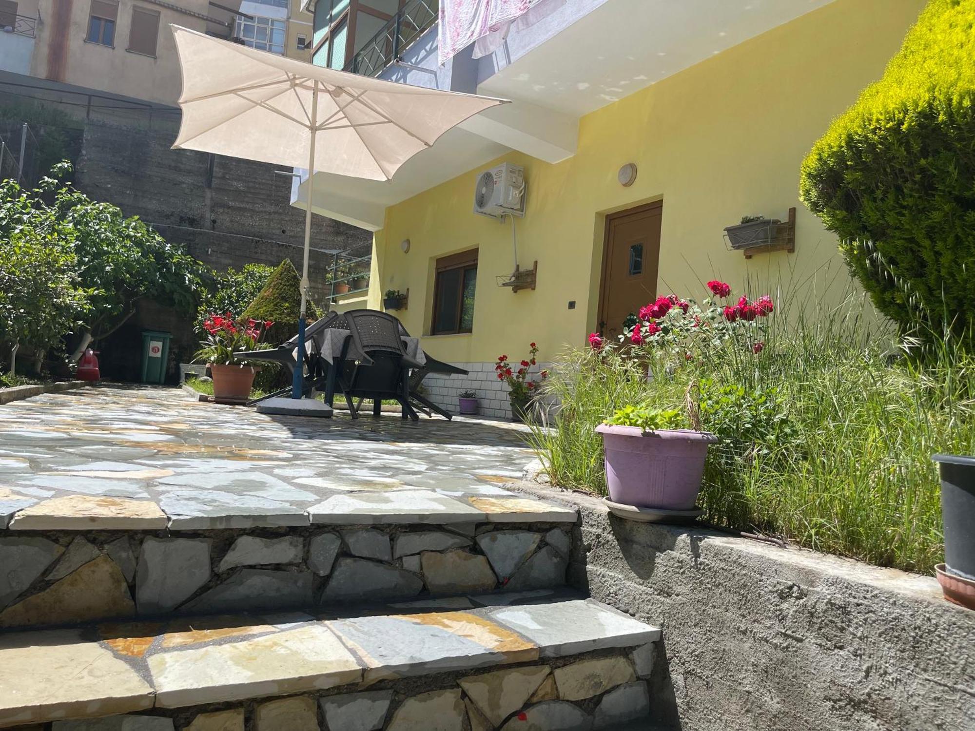 Artur'S Apartment Gjirokastër Dış mekan fotoğraf