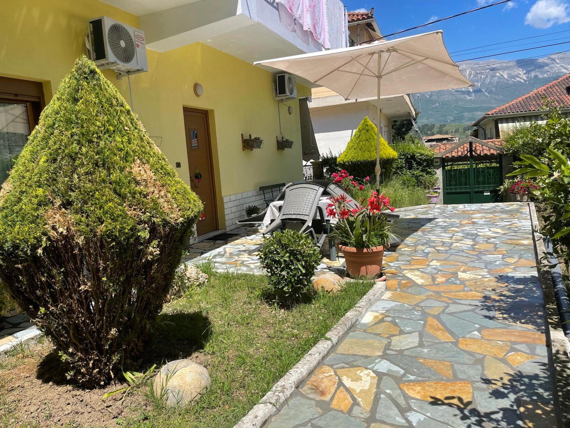 Artur'S Apartment Gjirokastër Dış mekan fotoğraf